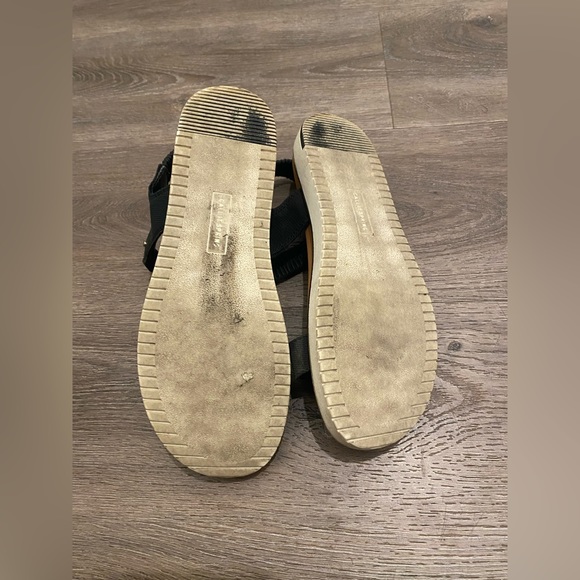 Call it Spring sandals size 7 - Picture 3 of 4